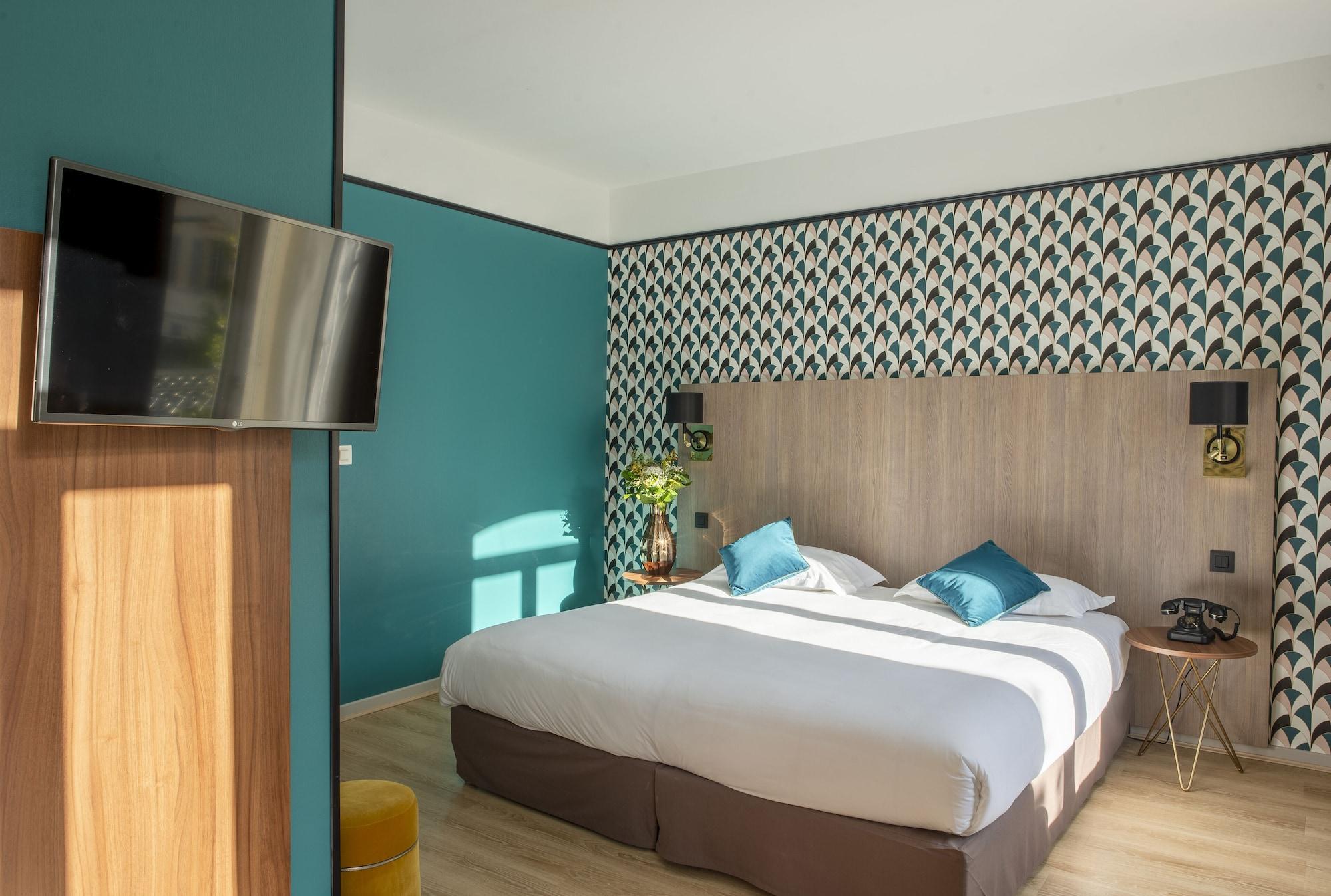 Le Bristol Hotel 4*