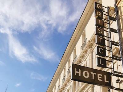 Le Bristol Hotel